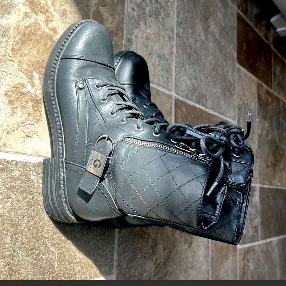 Guess black boots size 6m